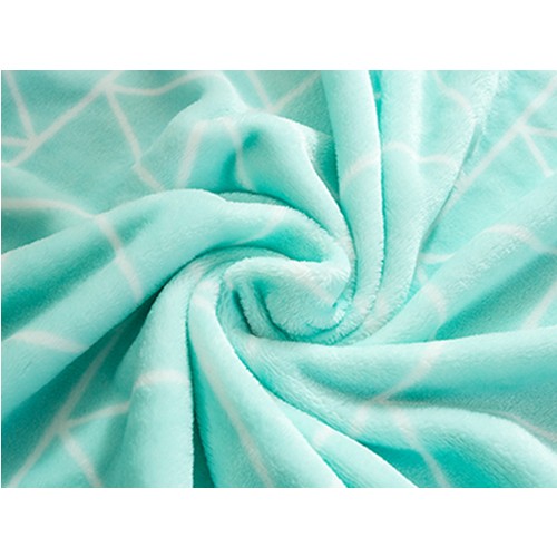 柔軟厚實法藍絨毯-幾何圖形